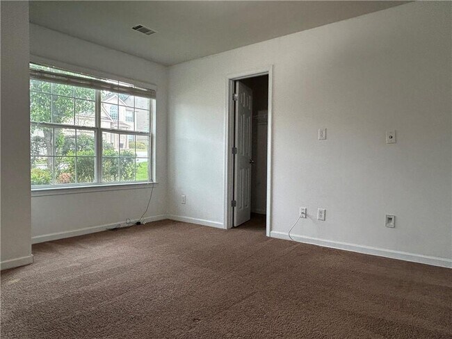 Building Photo - 1040 Baltic Way