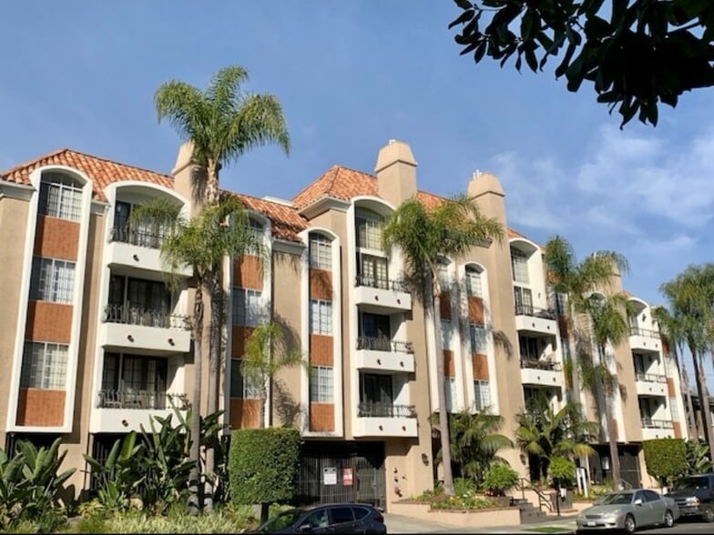 Building Photo - Castle Heights Apartments