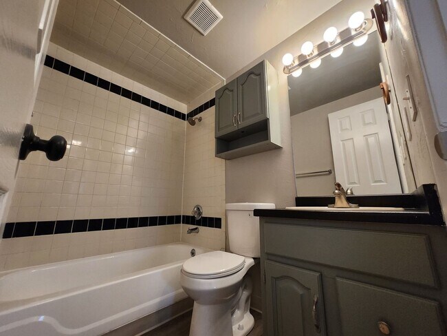 Building Photo - 7125 Alegre Cir