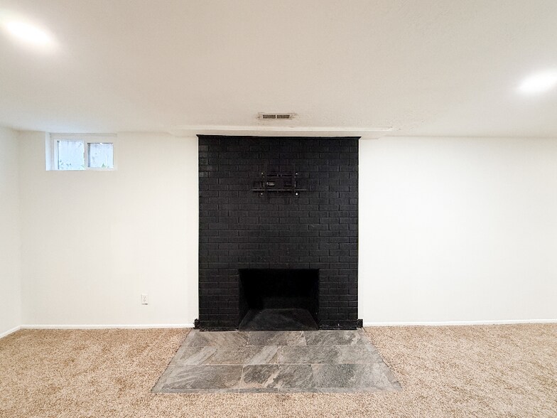 Building Photo - 3360 Gramercy Ave