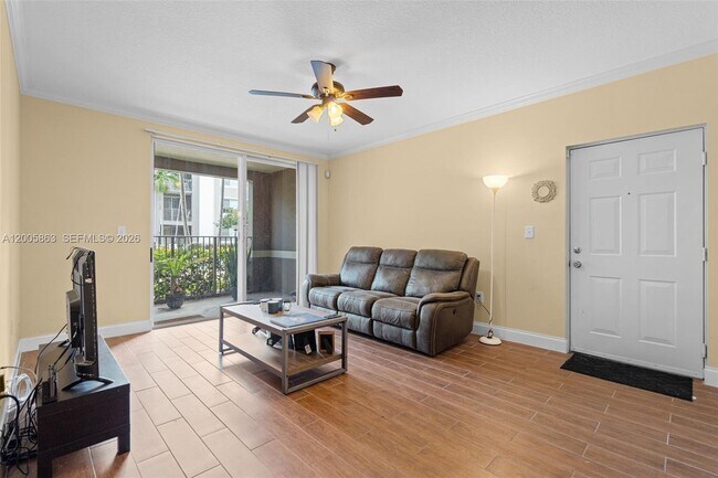 Building Photo - 6841 SW 44th St