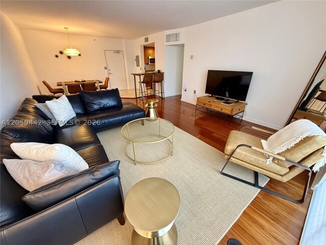 Building Photo - 10275 Collins Ave