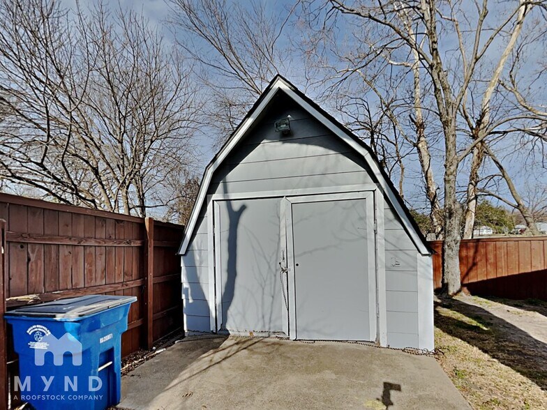 Building Photo - 2141 Province Ln