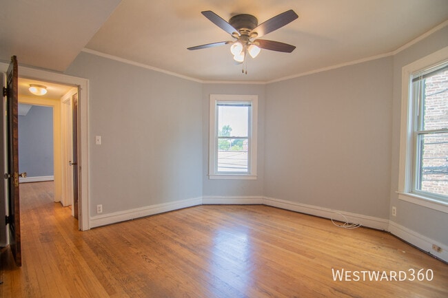 Building Photo - 5844 N Artesian Ave