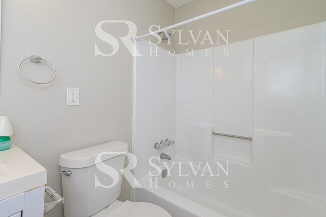 Building Photo - Coming HOME never felt so good!