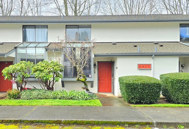 Building Photo - 2 Bedroom Townhome in Marysville Pet Friendly !