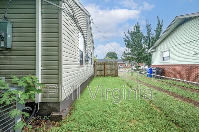 Building Photo - 68 Carver Cir