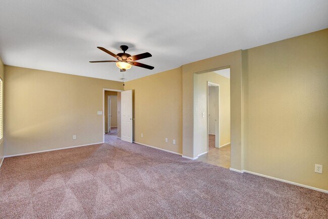 Building Photo - 4 Bedroom with Pool in Centennial Hills