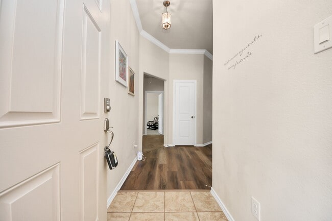Building Photo - 13810 Beckledge Ln