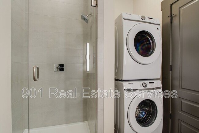 Building Photo - 124 Monroe Ave