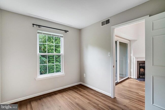 Building Photo - 7729 Inversham Dr