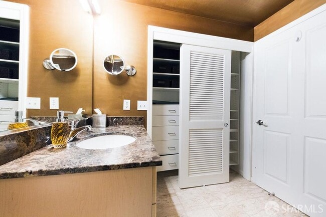 Building Photo - 140 Van Ness Ave