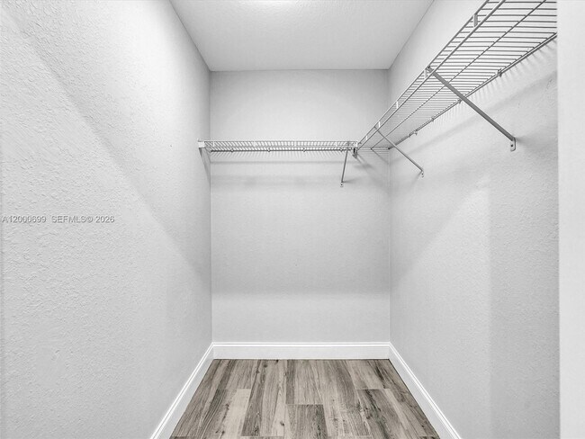 Building Photo - 2022 NW 9th Terrace