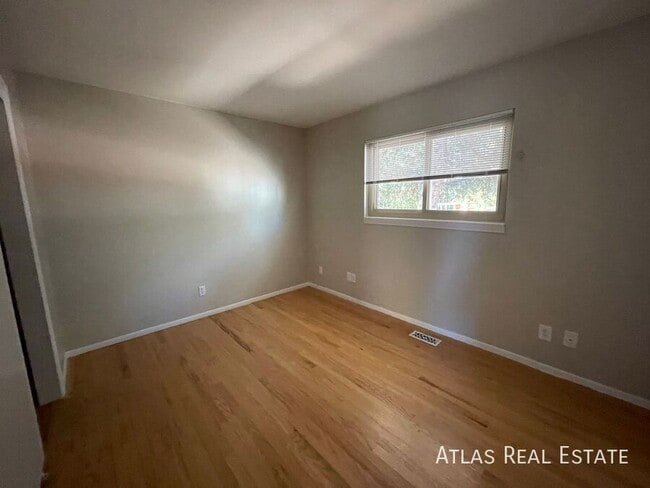 Building Photo - 4502 Moffat Ln