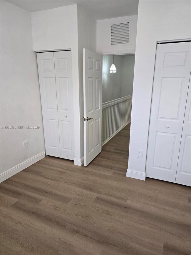 Building Photo - 1575 NE 33rd Ave