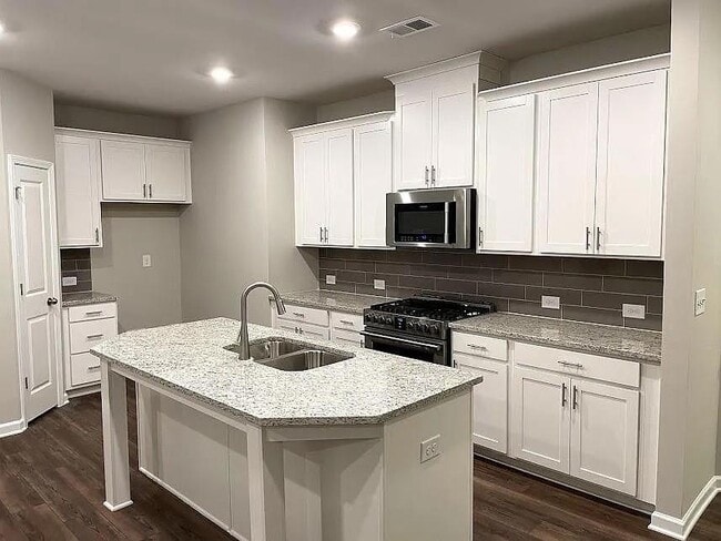 Building Photo - 1366 Elderwood Way