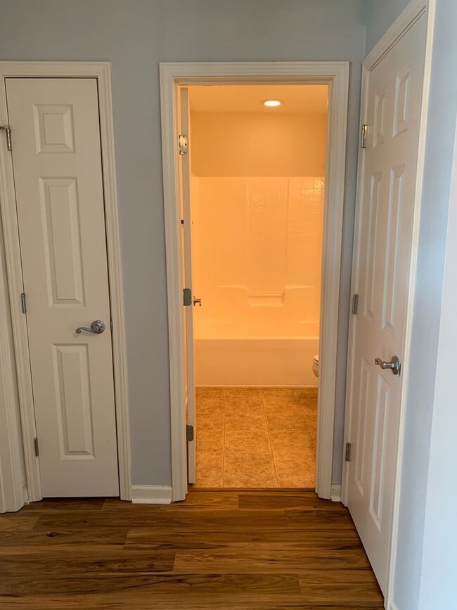 Building Photo - 2 Bedroom 2 Bath Townhouse Available in Windsor Park - Leland