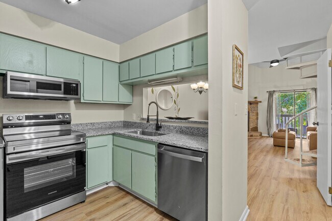 Building Photo - 405 Harbison Blvd