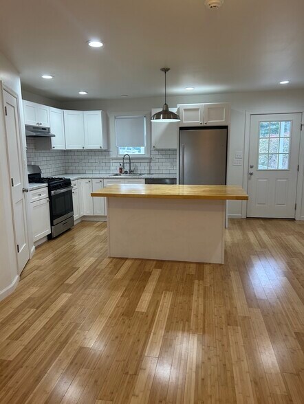 Kitchen - 23 9th St