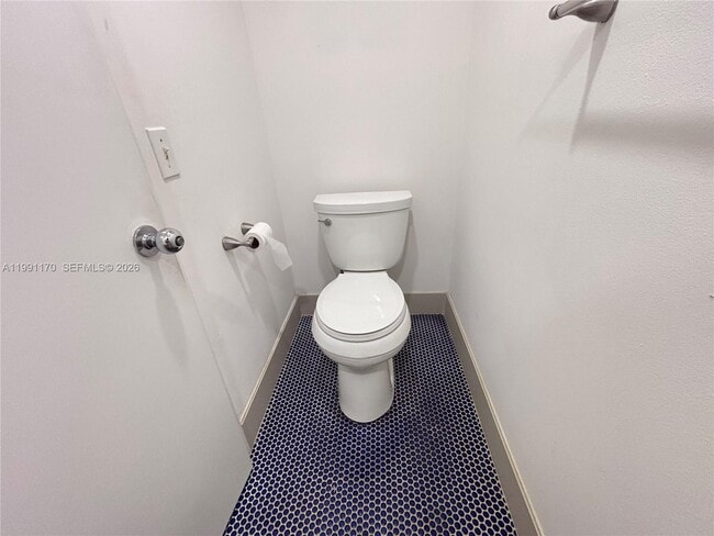 Building Photo - 400 South Pointe Dr