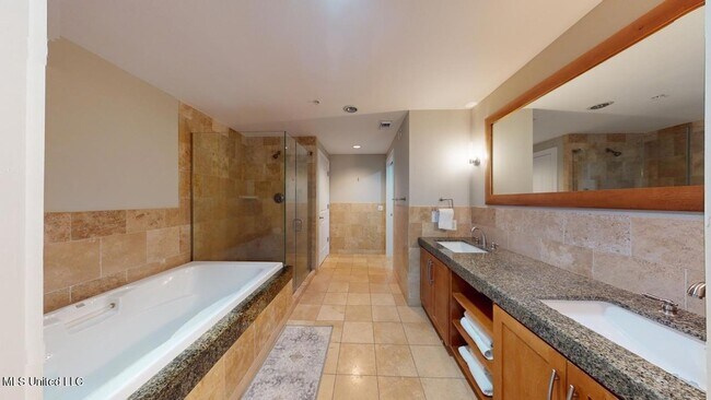 Building Photo - 2060 Beach Blvd