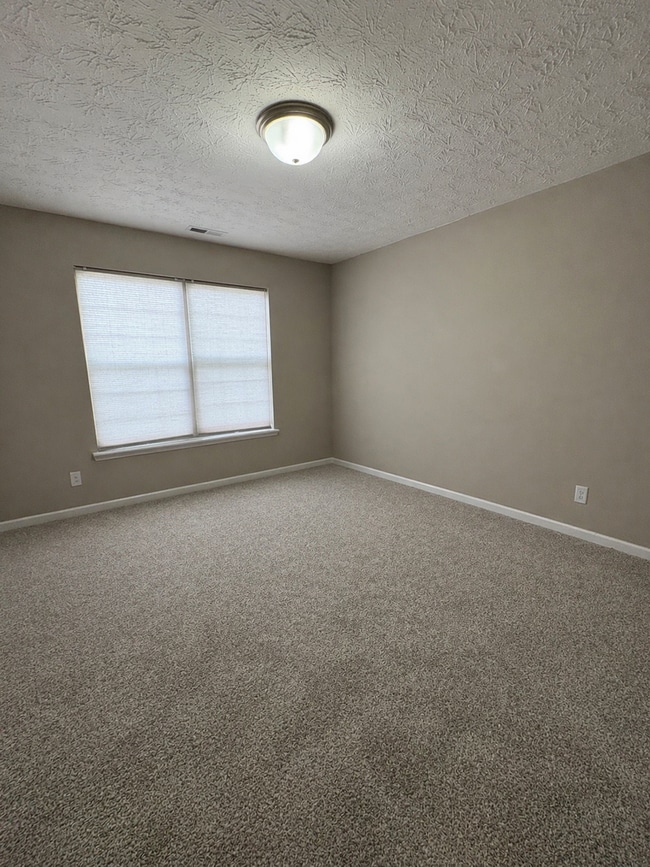 Building Photo - 4 BR WITH OFFICE