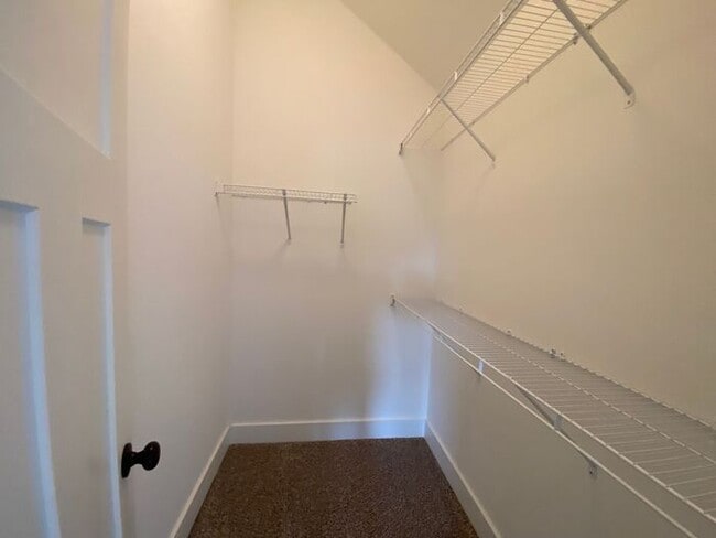 Building Photo - Beautiful 3 Bed 2 Bath in Madison - Newer Construction