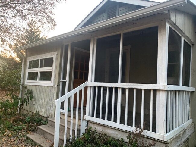Building Photo - 2606 Corral Rd