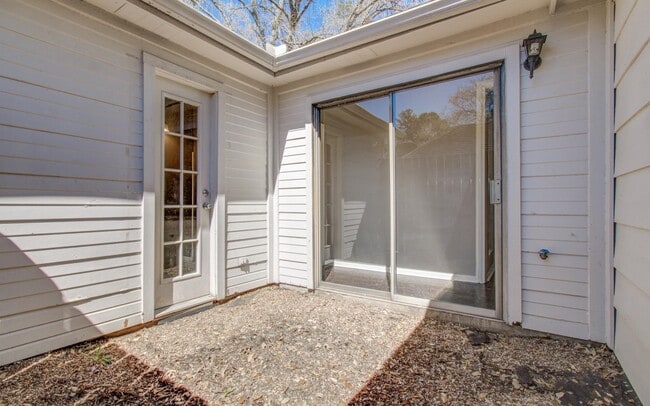 Building Photo - 1511 Calveryman Ln