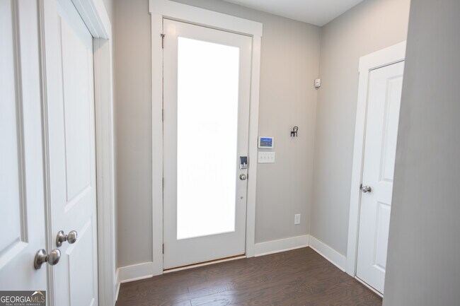 Building Photo - 708 Banton Dr NW