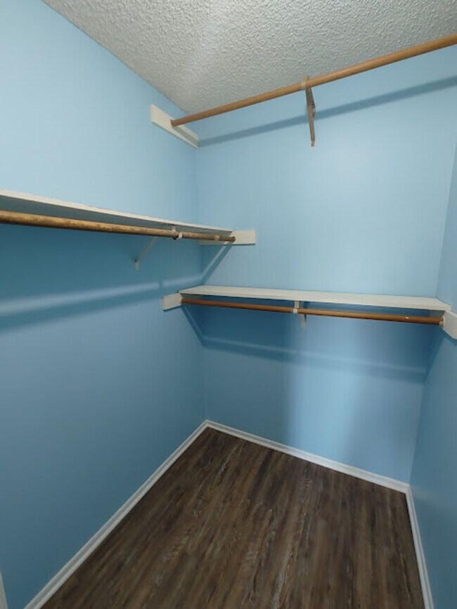 Building Photo - U{COMMING - PEACEFUL 2BD/2BA CONDO NEAR THE PARK  refrigerator