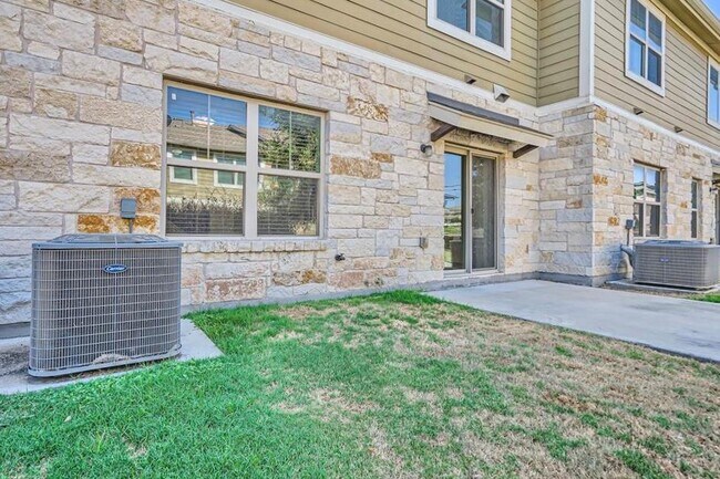 Building Photo - 1620 Bryant Dr
