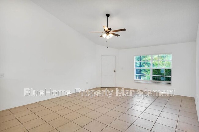 Building Photo - 3651 N Goldenrod Rd