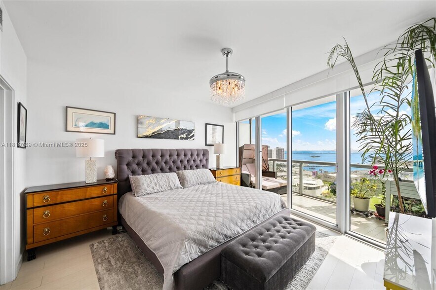 Building Photo - 888 Biscayne Blvd