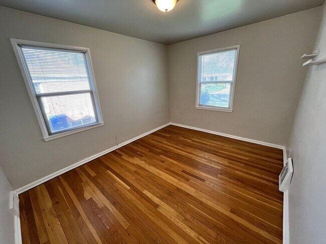 Building Photo - Charming 4 Bedroom 2 Bath Home in Sugarhouse!