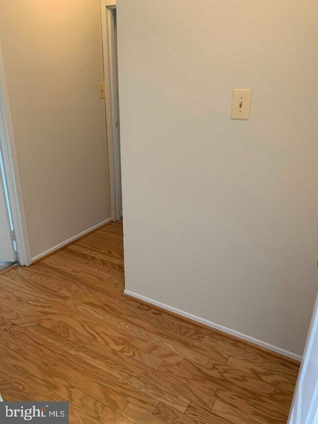 Building Photo - 4500 S Four Mile Run Dr