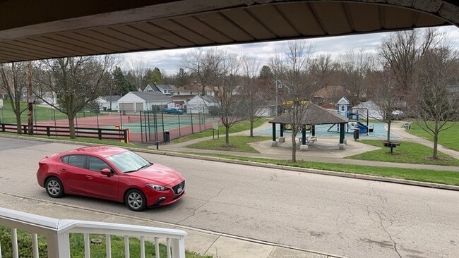 Building Photo - 1561 Sacramento Ave