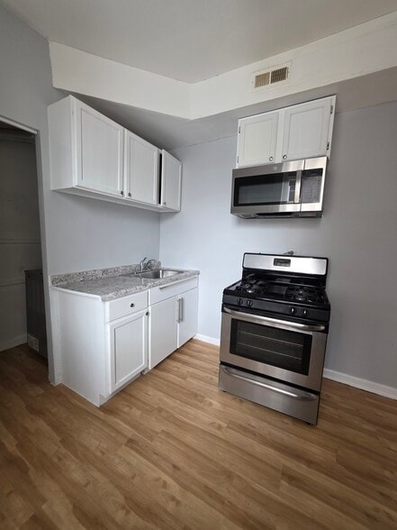 Building Photo - 4315 W 15th St