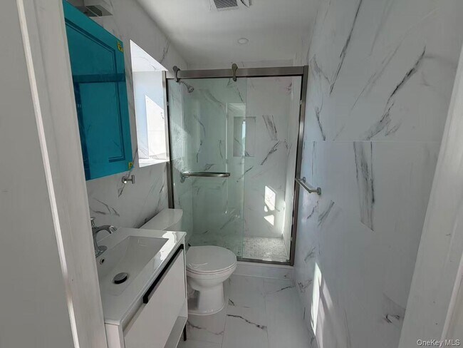 Building Photo - 165-02 Sanford Ave