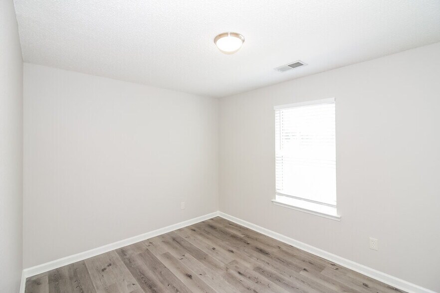 Building Photo - 9961 Fox Run Dr