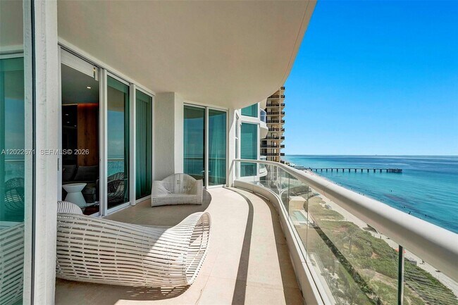 Building Photo - 16051 Collins Ave