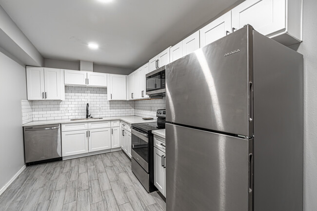 New Cabinets and Counters - 9711 Linkmeadow Ln