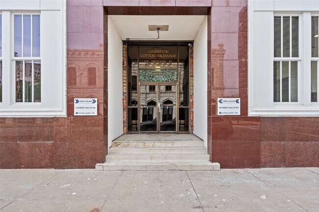 Building Photo - 2102 Mechanic St
