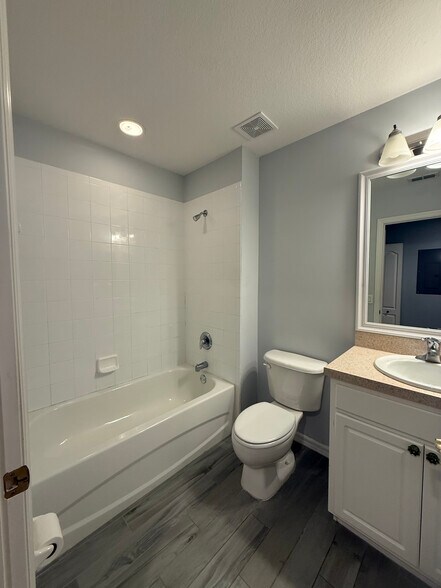 Building Photo - 6816 Sterling Greens Pl