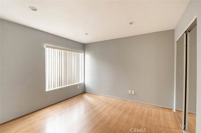 Building Photo - 1244 Valley View Rd