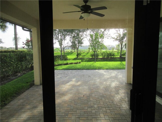 Building Photo - 8935 Watercrest Cir W