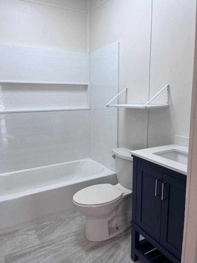 Building Photo - Saint Street House for Rent