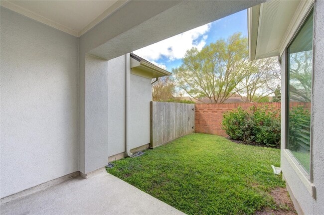 Building Photo - 4340 Lake Walk Ct