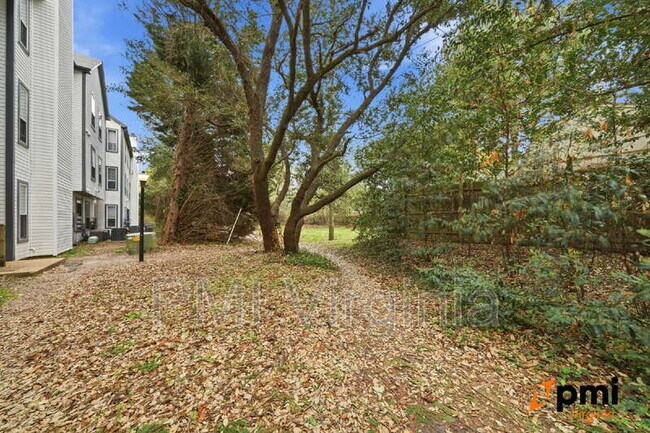 Building Photo - 3209 Jade Ct