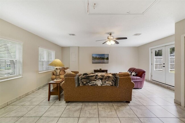 Building Photo - 40140 Palm St